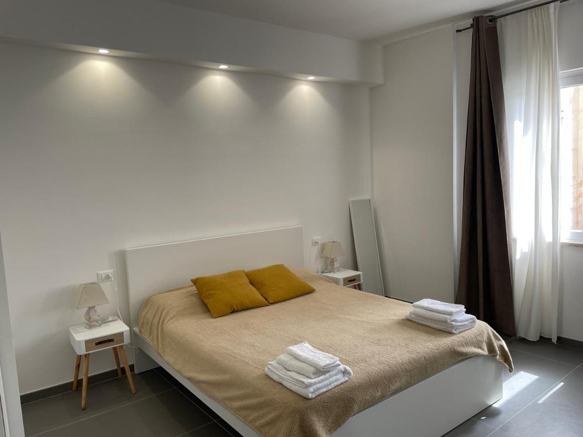 Double Room Private External Bathroom